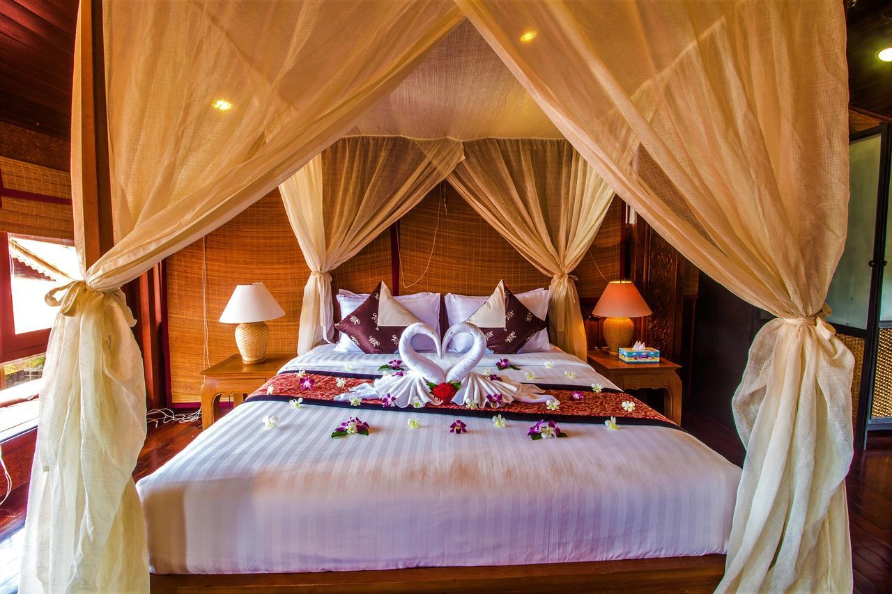 Erawan Villa Hotel Bang Rak Beach  Buitenkant foto
