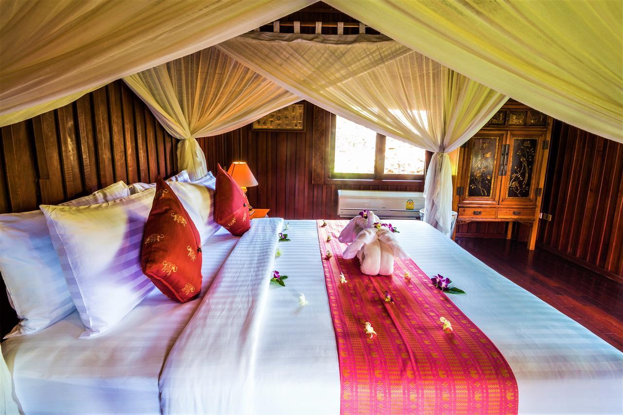 Erawan Villa Hotel Bang Rak Beach  Buitenkant foto