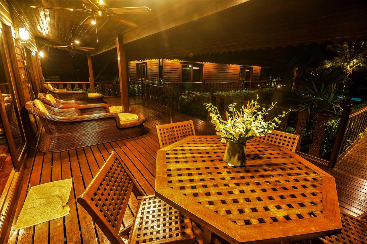 Erawan Villa Hotel Bang Rak Beach  Buitenkant foto