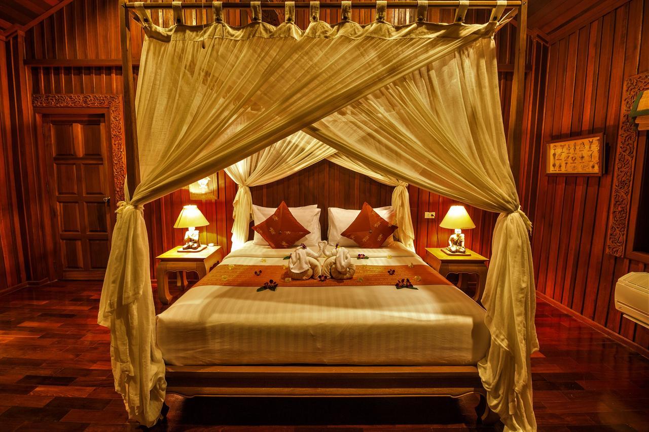 Erawan Villa Hotel Bang Rak Beach  Buitenkant foto